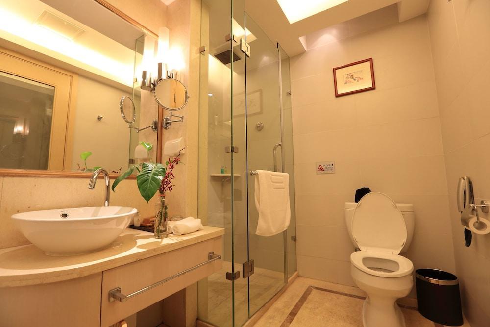 Golden Mountain International Hotel Laiyang Exterior photo